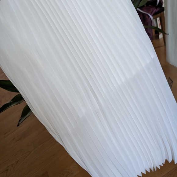 LC Lauren Conrad Ivory Pleated Skirt - Picture 9 of 9